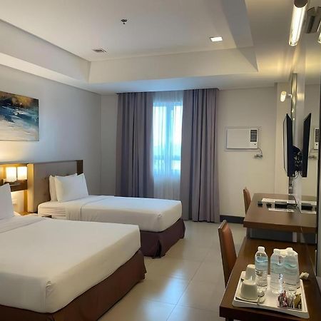 Diversion 21 Hotel Iloilo City Buitenkant foto