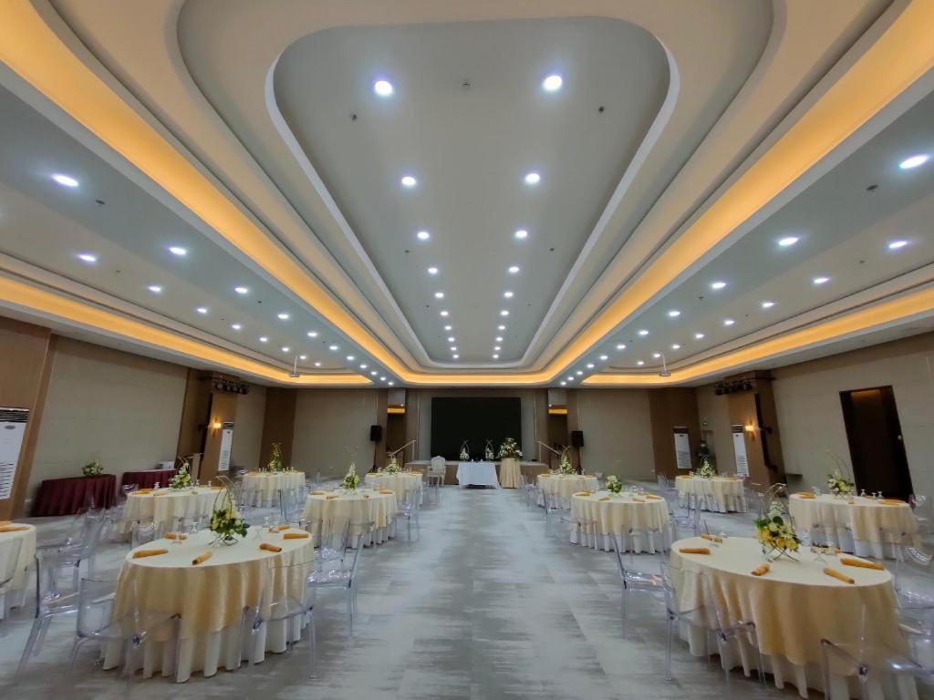 Diversion 21 Hotel Iloilo City Buitenkant foto