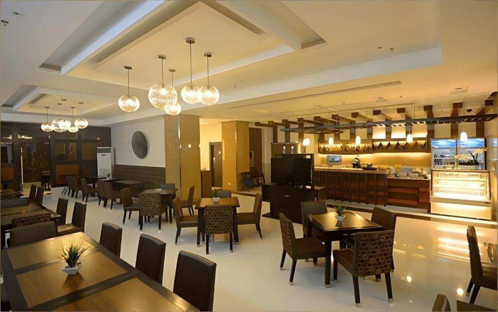Diversion 21 Hotel Iloilo City Buitenkant foto