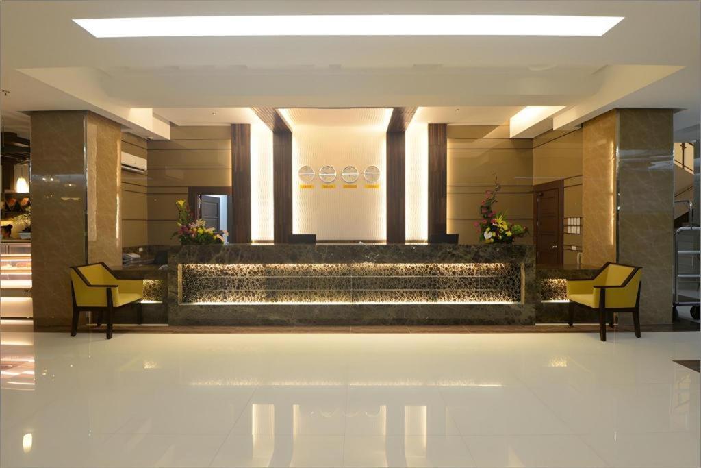 Diversion 21 Hotel Iloilo City Buitenkant foto