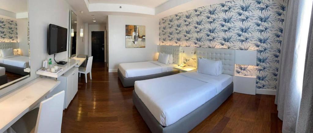 Diversion 21 Hotel Iloilo City Buitenkant foto