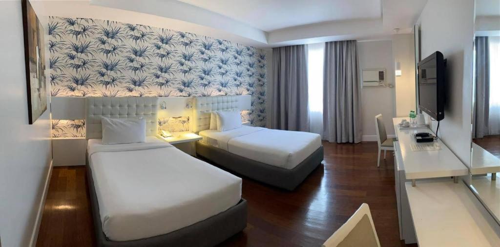 Diversion 21 Hotel Iloilo City Buitenkant foto