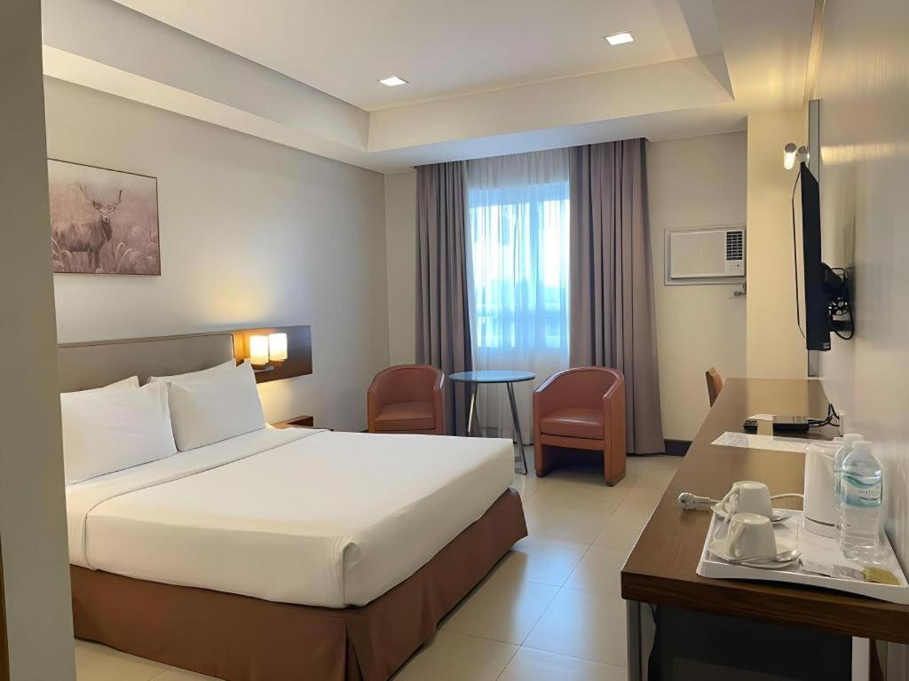 Diversion 21 Hotel Iloilo City Buitenkant foto