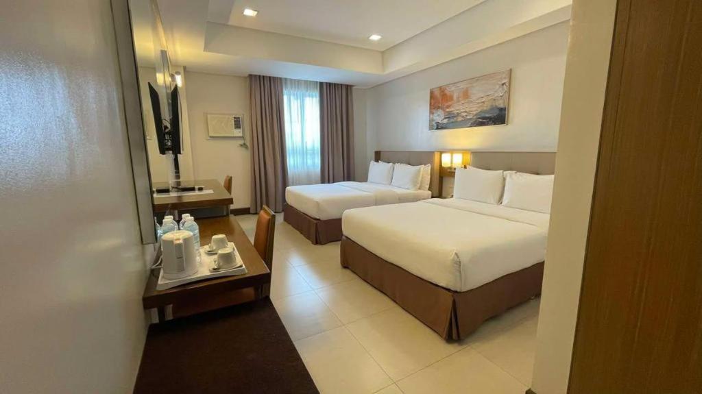 Diversion 21 Hotel Iloilo City Buitenkant foto