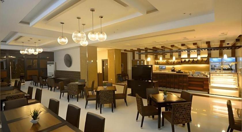 Diversion 21 Hotel Iloilo City Buitenkant foto